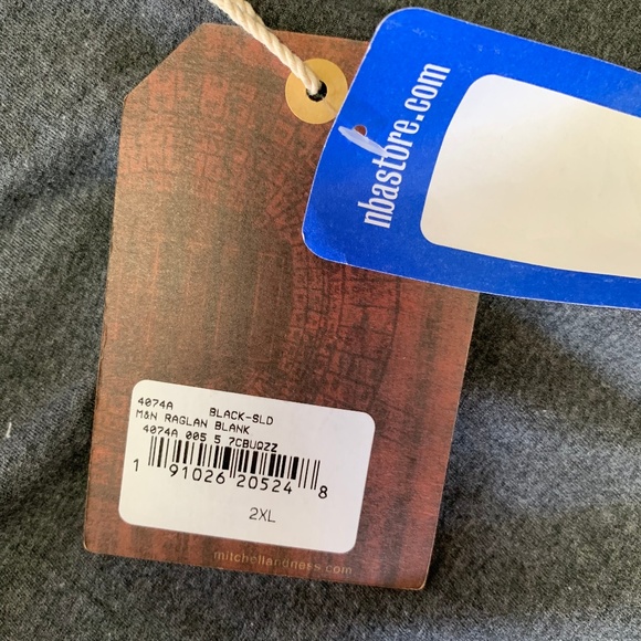 Mitchell & Ness Chicago Bulls NBA Raglan T-Shirt - Picture 5 of 5